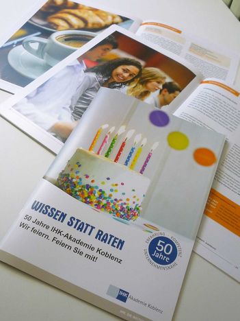 Info-Broschüren für Akademie